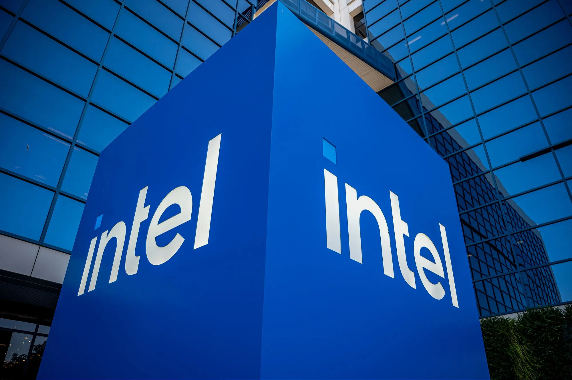 Intel’in satın alımı için Qualcomm, Apple ve Samsung yarışta Intel’in satın alımı için Qualcomm, Apple ve Samsung yarışta - 1. Resim