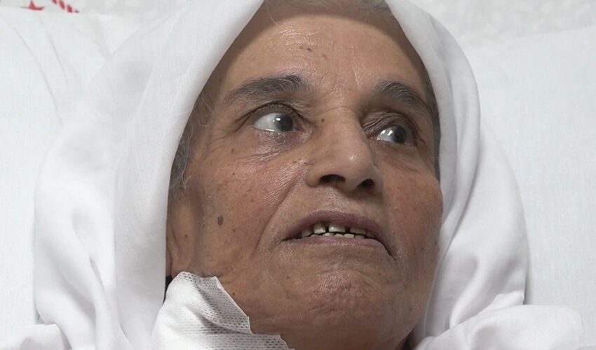 Karın ağrısı diye gitti, 20 kiloluk kitle çıkarıldı! Çok nadir saptanıyor - 2. Resim