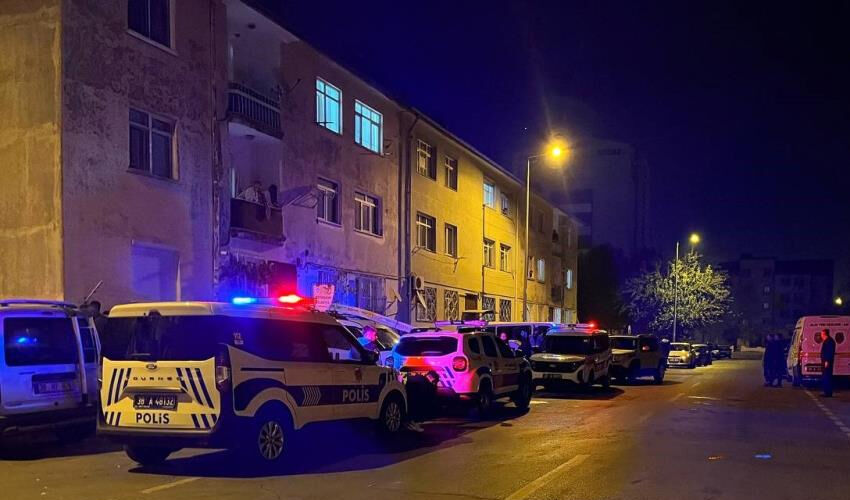 Kayseri’de korkunç olay!  Yeni evli kadın asılı halde bulundu Kayseri’de korkunç olay!  Yeni evli kadın asılı halde bulundu - 2. Resim