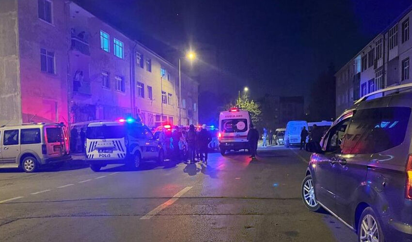 Kayseri’de korkunç olay!  Yeni evli kadın asılı halde bulundu Kayseri’de korkunç olay!  Yeni evli kadın asılı halde bulundu - 1. Resim