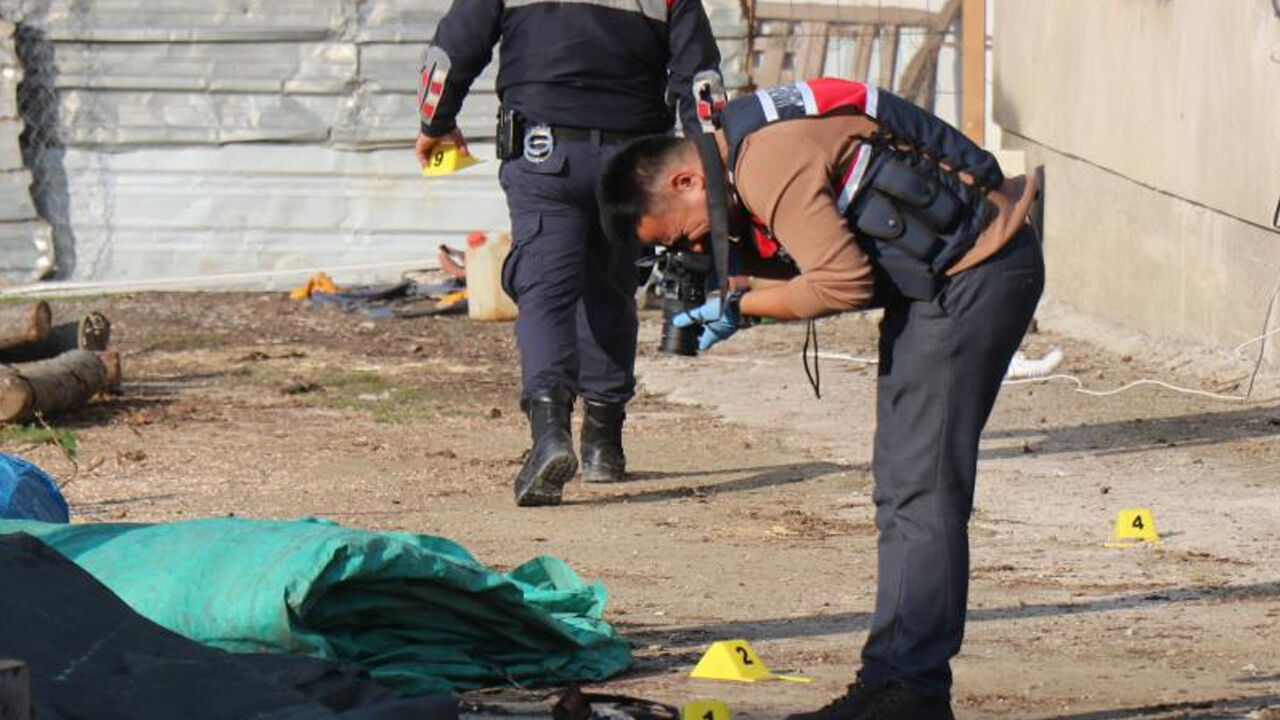 Tavuk yüzünden kavga! İki yeğenini kurşuna dizdi - 1. Resim