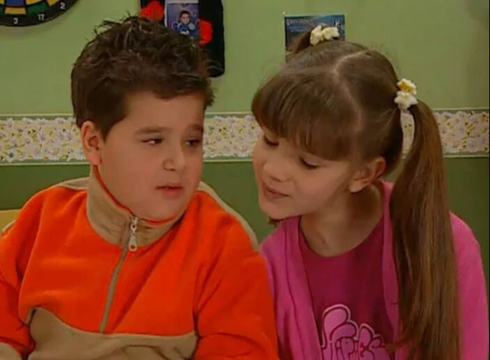 Uzun süredir ekranlardan uzaktı! Damla Ersubaşı Umre'ye gitti! Son hali dikkat çekti - 1. Resim