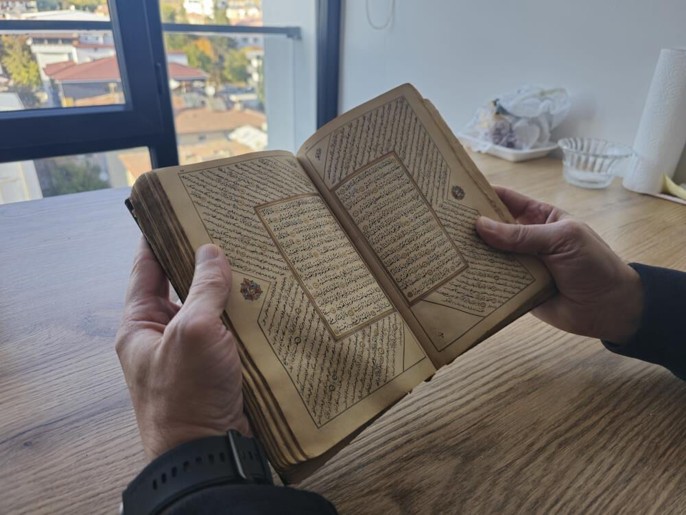 Babasından kaldı, 300 yıllık altın varaklı miras! Hepsi altından - 4. Resim