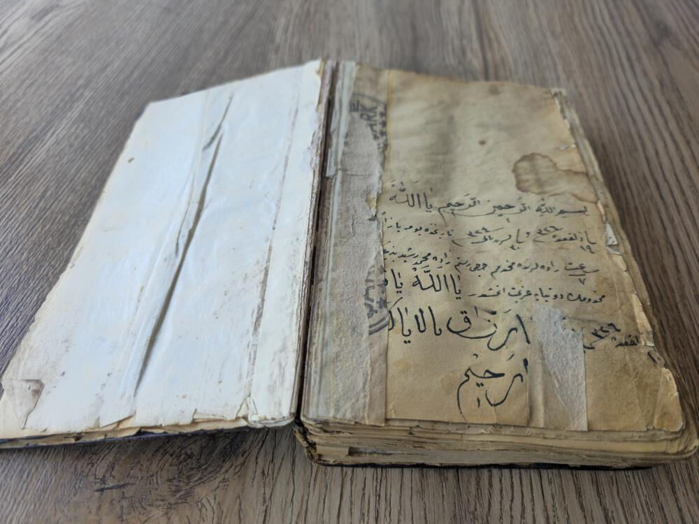 Babasından kaldı, 300 yıllık altın varaklı miras! Hepsi altından - 3. Resim