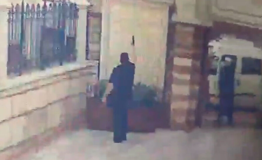 Cami avlusundaki silah seslerinin perde arkası! Şüpheli tutuklandı, İsmailağa'dan açıklama var Cami avlusundaki silah seslerinin perde arkası! Şüpheli yakalandı, İsmailağa'dan açıklama var - 3. Resim