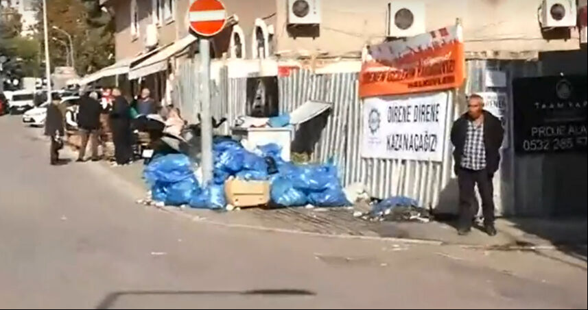 İşçiler Kartal Belediyesi'ne isyan edip greve gitti, sokaklar çöple doldu - 2. Resim