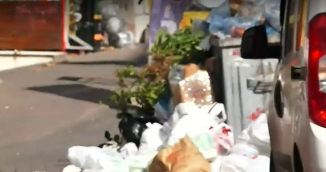 İşçiler Kartal Belediyesi'ne isyan edip greve gitti, sokaklar çöple doldu - 7. Resim