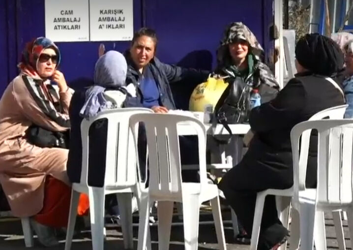 İşçiler Kartal Belediyesi'ne isyan edip greve gitti, sokaklar çöple doldu - 5. Resim