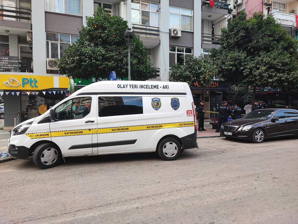 Adana'da kan donduran olay! Genç kız iş yerinde öldürüldü - 1. Resim