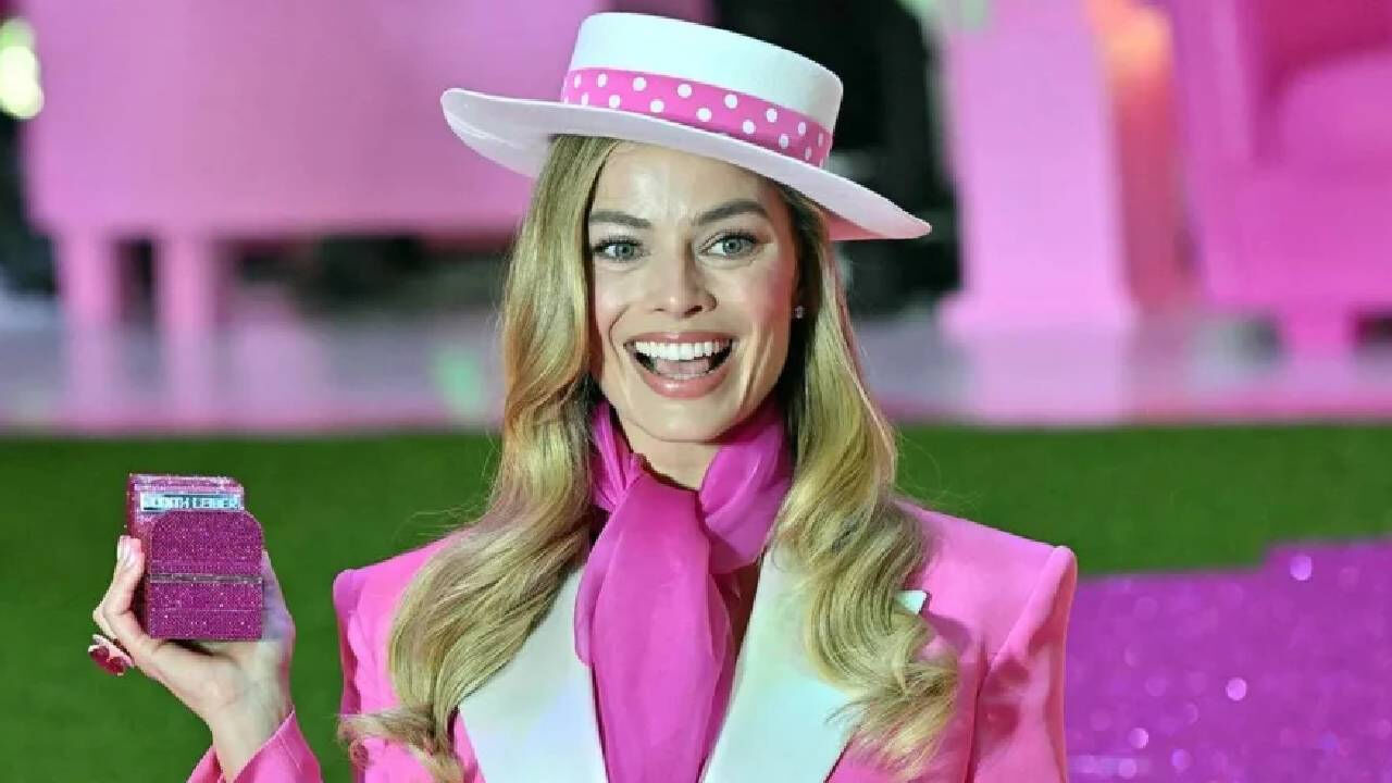 "Barbie" filminin ünlü oyuncusu Margot Robbie anne oldu - 1. Resim