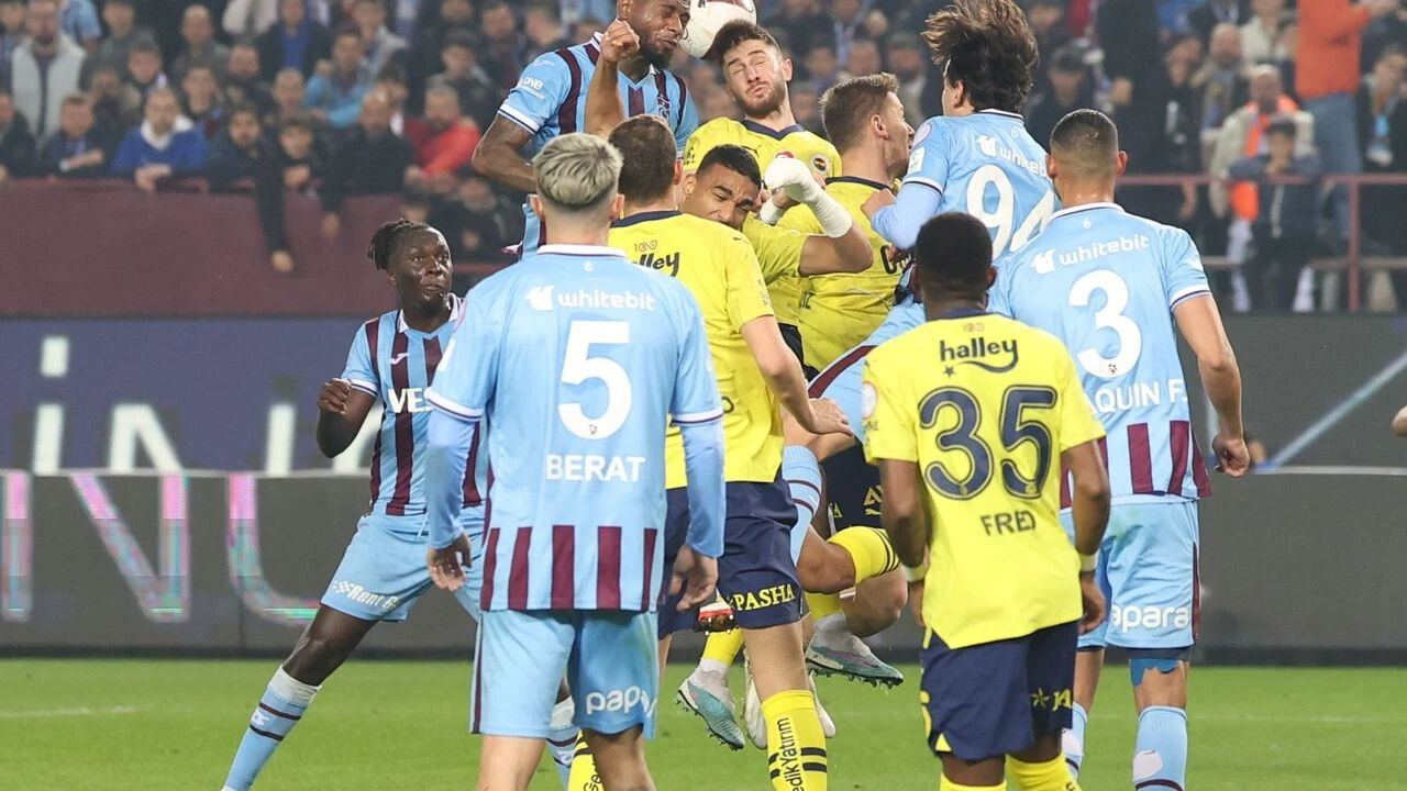 Derbinin muhtemel 11'leri belli oldu! Trabzonspor-Fenerbahçe maçı kaçta, hangi kanalda? Derbinin muhtemel 11'leri belli oldu! Trabzonspor-Fenerbahçe maçı kaçta, hangi kanalda? - 2. Resim