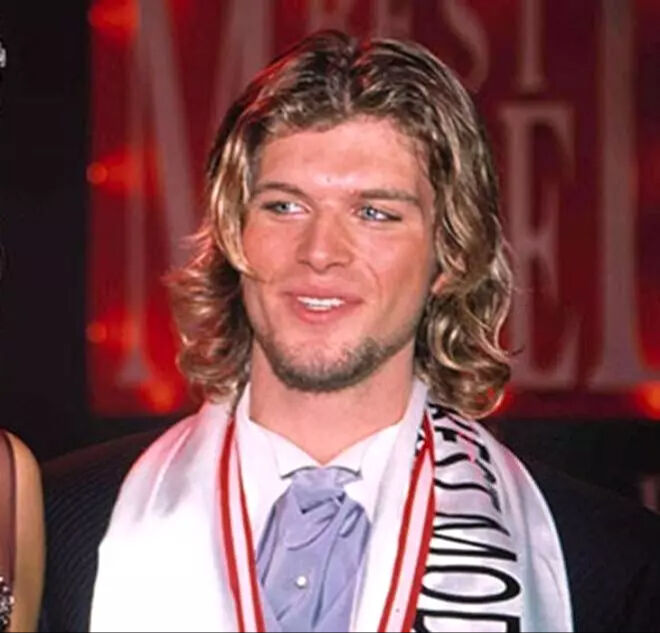 İngiltere’ye taşınacağı iddia edildi! Kıvanç Tatlıtuğ kimdir, kaç yaşında, aslen nereli?  - 1. Resim