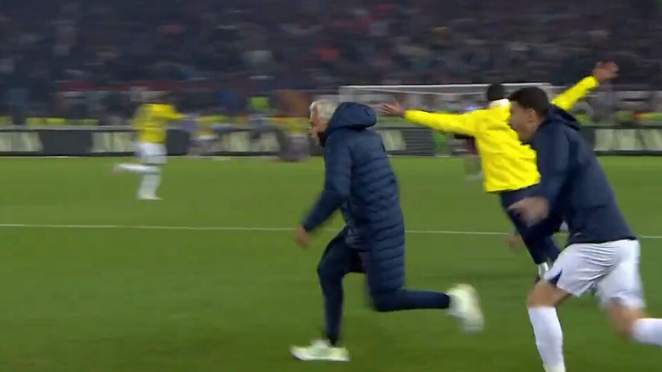 Jose Mourinho maç sonrasında kendini tutamadı! Golden sonra... - 3. Resim