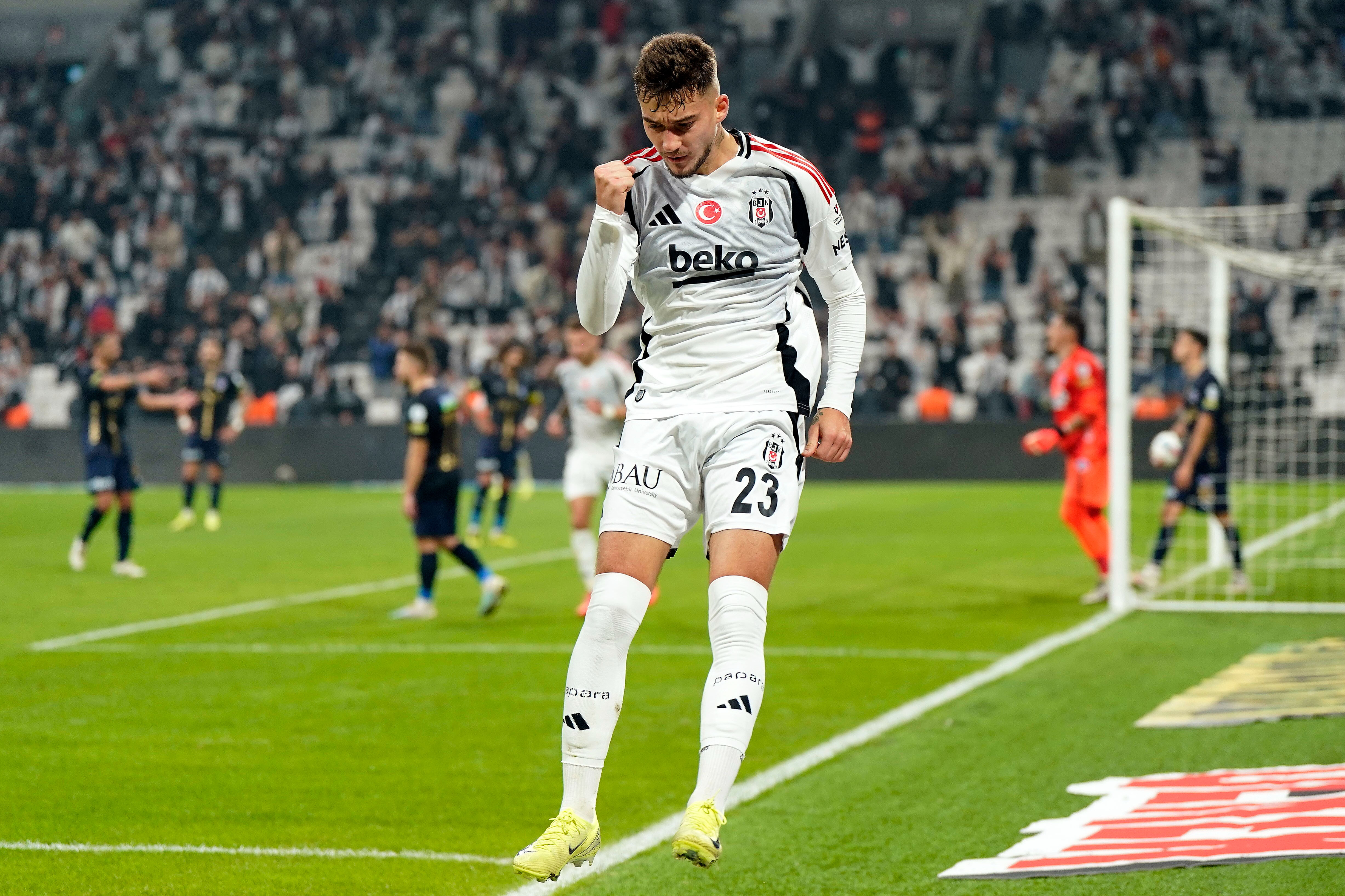 Kartal’ın kara gecesi! Derbide Galatasaray’a mağlup olan Beşiktaş evinde Kasımpaşa’ya boyun eğdi - 2. Resim