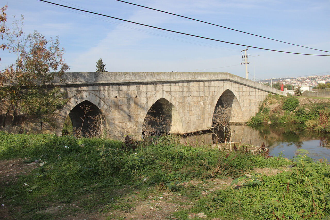 Kilezdere Köprüsü 50 metre taşınmış... Kocaeli'de 500 yılık tarihin şahidi - 1. Resim