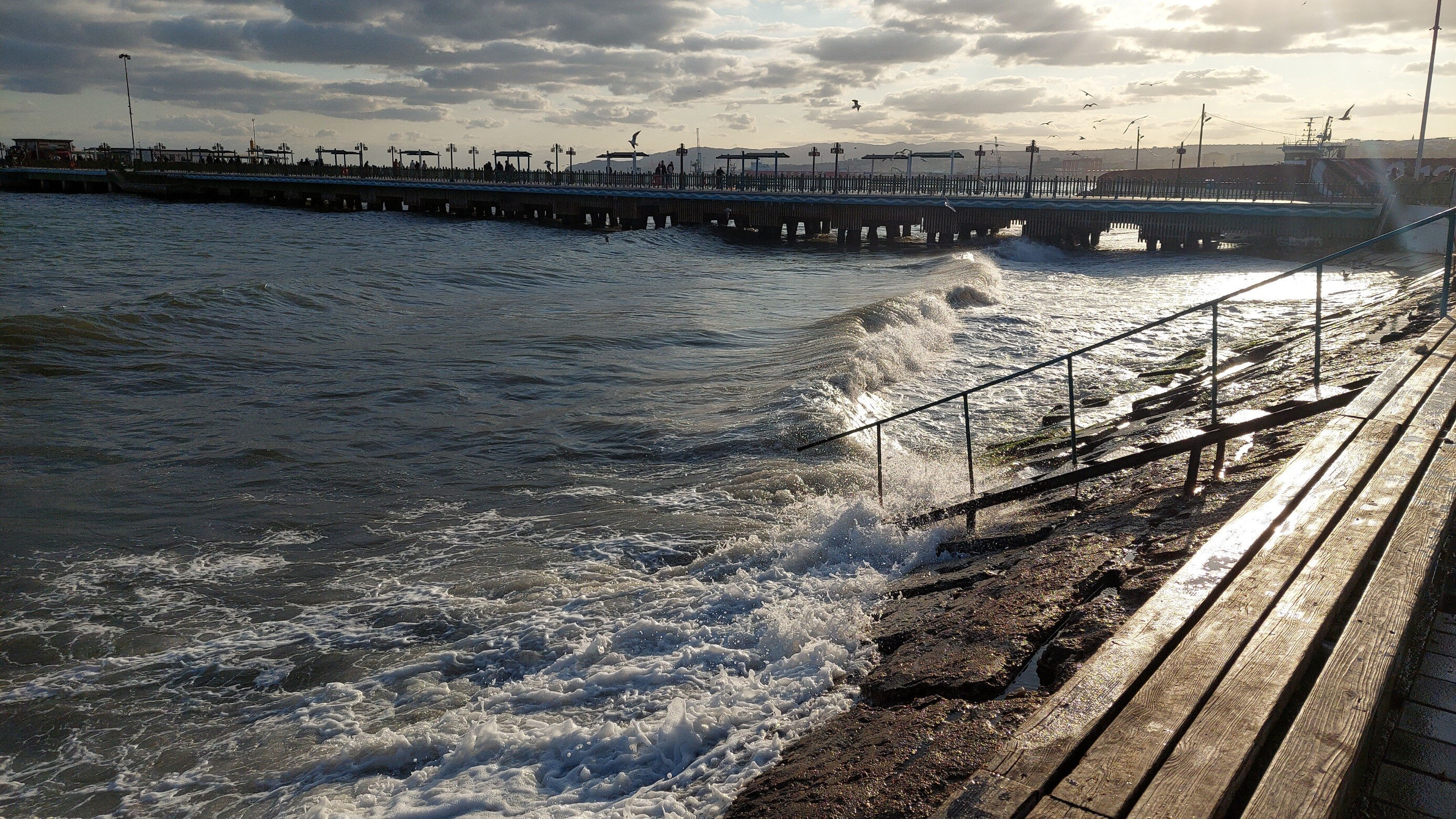 Marmara'da fırtına kabusu! Onlarca gemi Tekirdağ'a demirlendi - 1. Resim