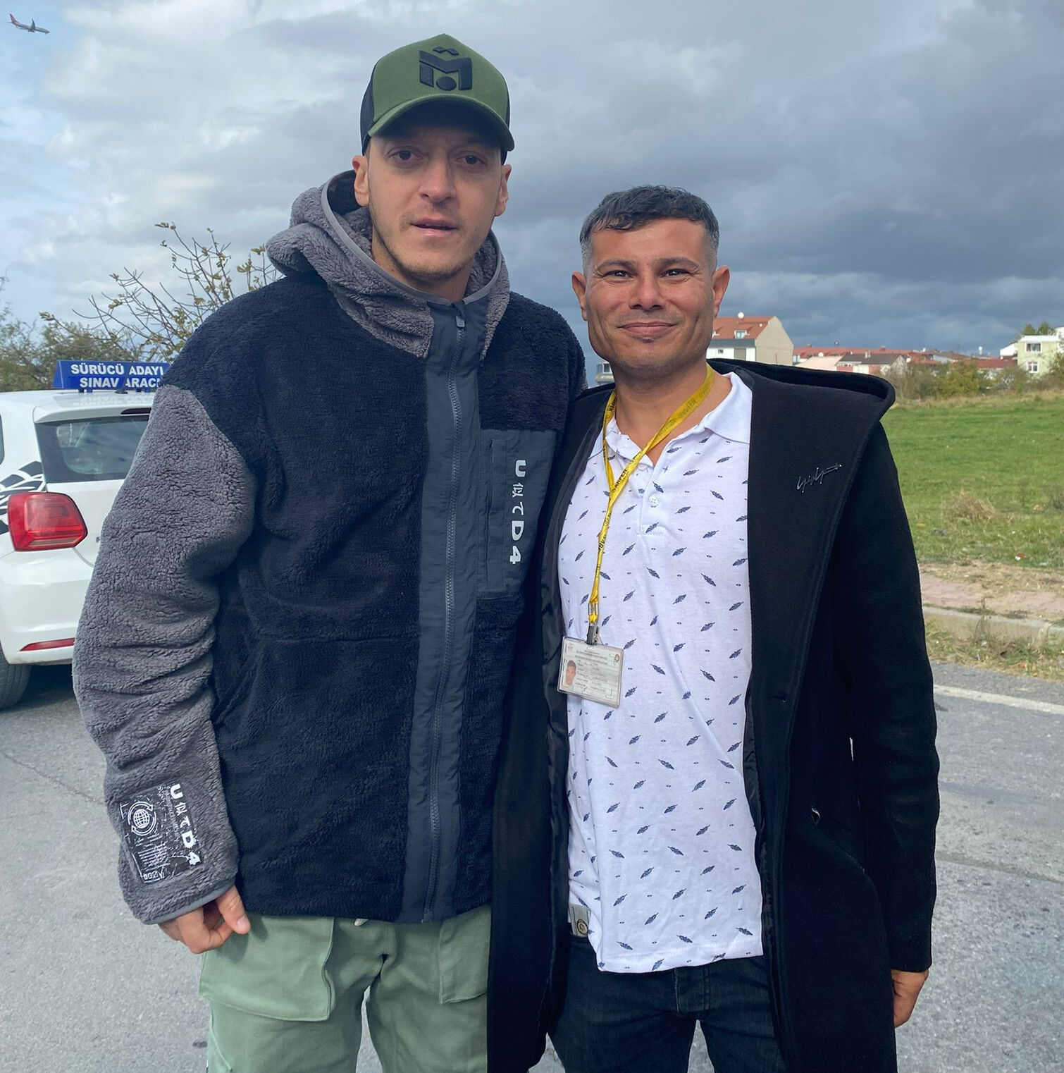 Mesut Özil ehliyet sınavına girdi! Görenler gözlerine inanamadı Mesut Özil ehliyet sınavına girdi! Görenler gözlerine inanamadı - 2. Resim