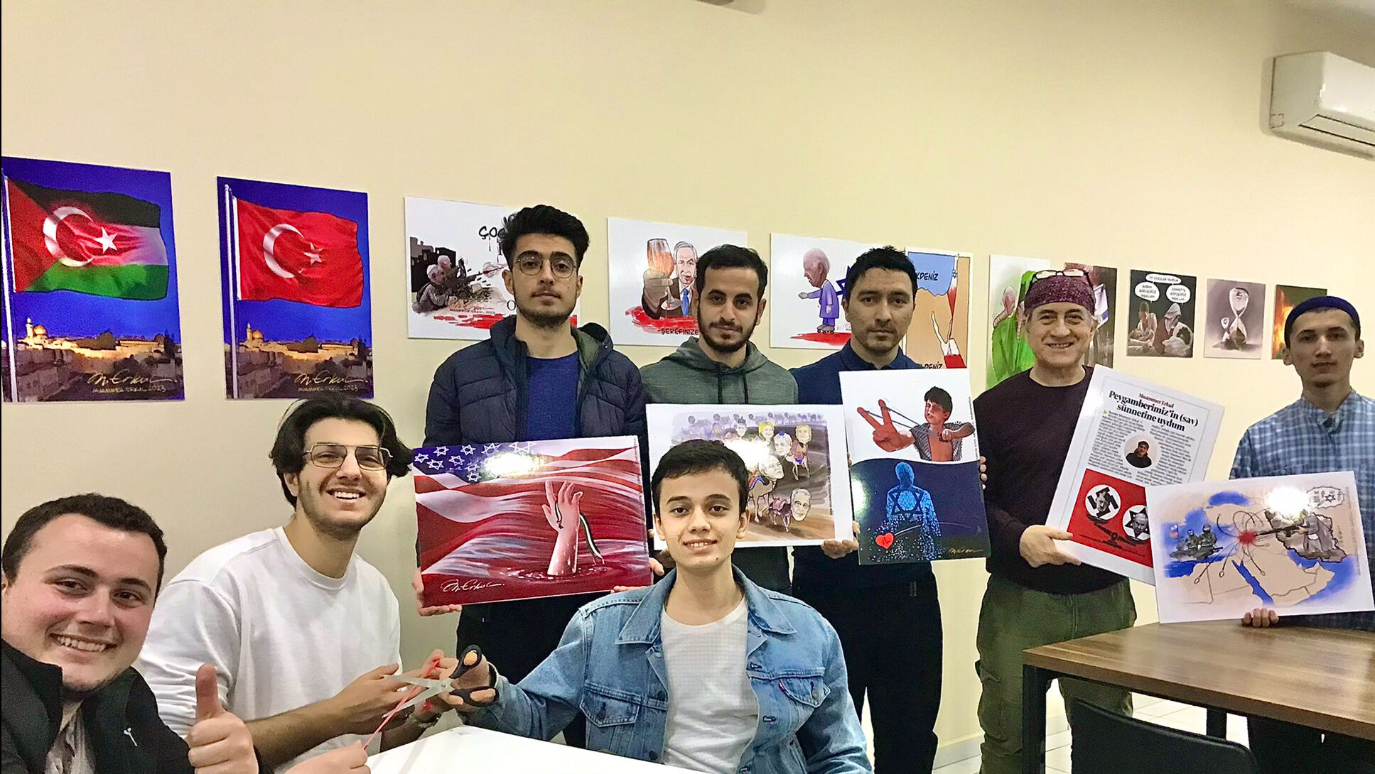 Öldürülen gazetecileri unutturmadılar! Marmara Üniversitesi'nde dikkat çeken Filistin sergisi Öldürülen gazetecileri unutturmadılar! Marmara Üniversitesi'nde dikkat çeken Filistin sergisi - 11. Resim