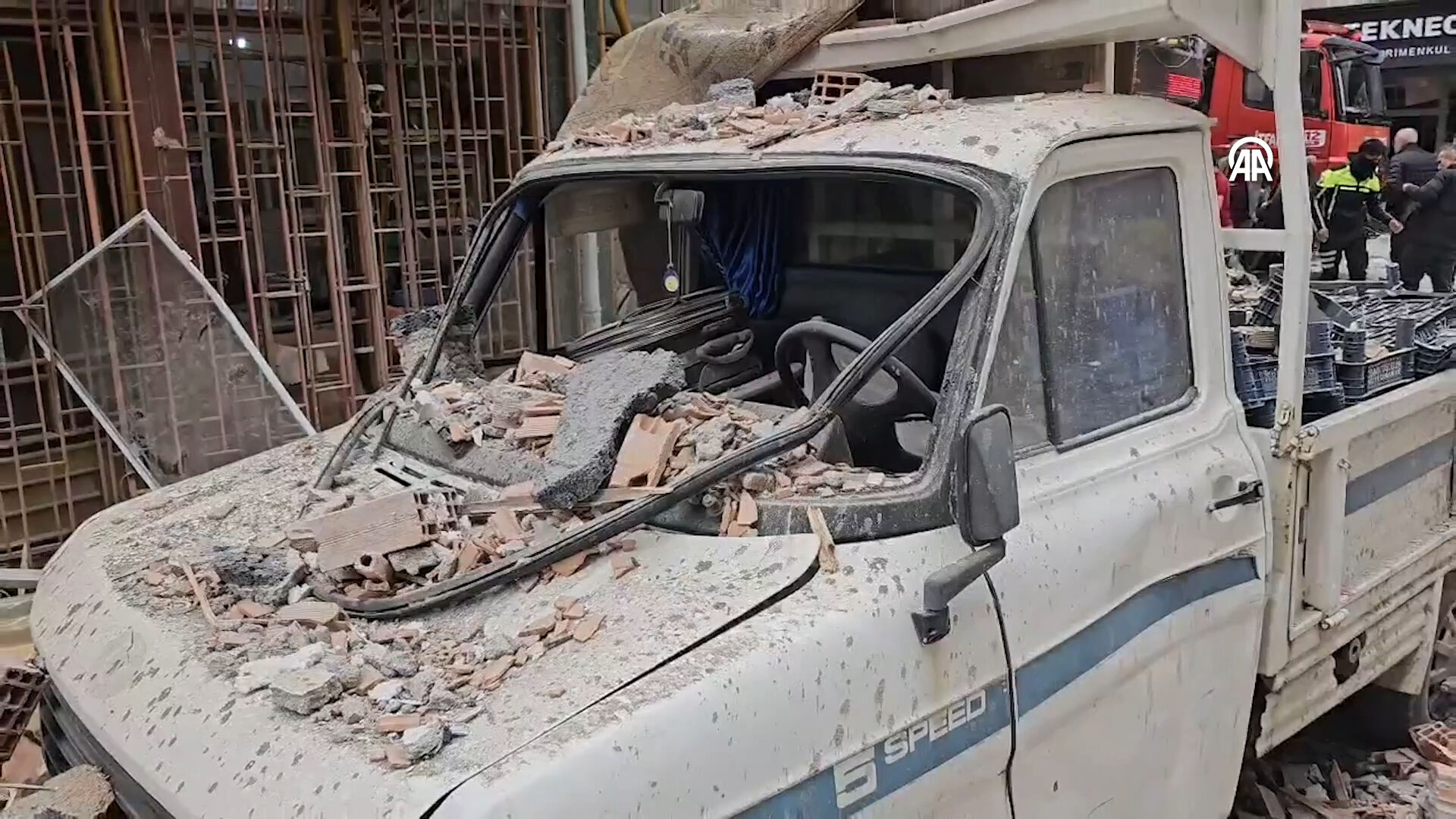 Ortalık savaş alanına döndü! Çorum'da korkutan patlama: Ölü ve yaralılar var Ortalık savaş alanına döndü! Çorum'da korkutan patlama: Ölü ve yaralılar var - 4. Resim