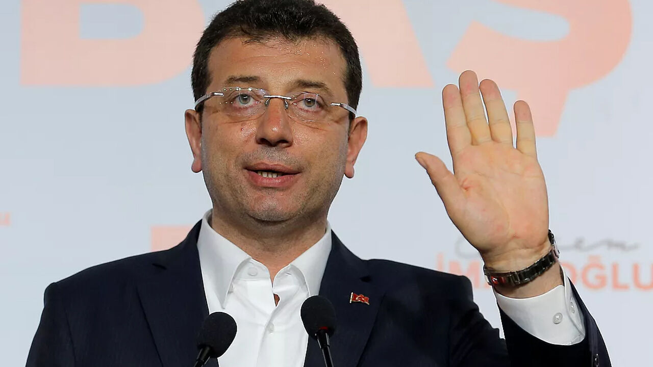 Özgür Özel, 1 milyon liralık tazminat davasına kızdı: Vız gelir tırıs gider - 1. Resim