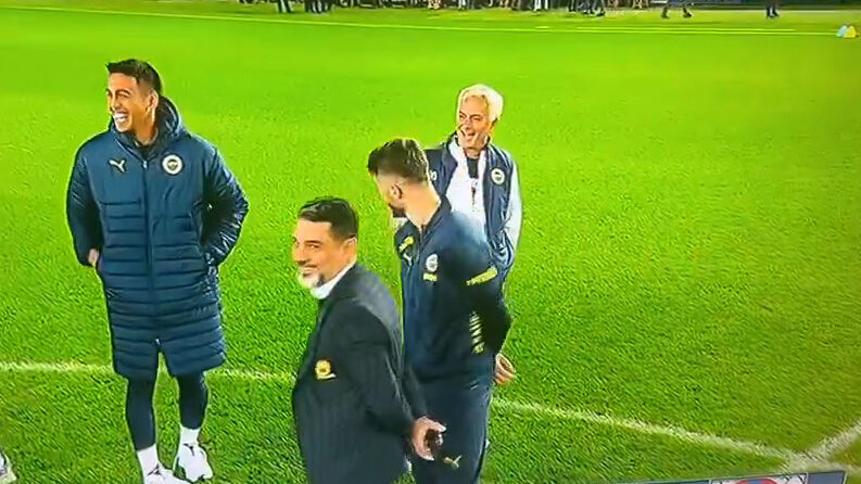 Trabzonspor taraftarını kızdıran hareket! Mourinho'dan olta göndermesi - 2. Resim