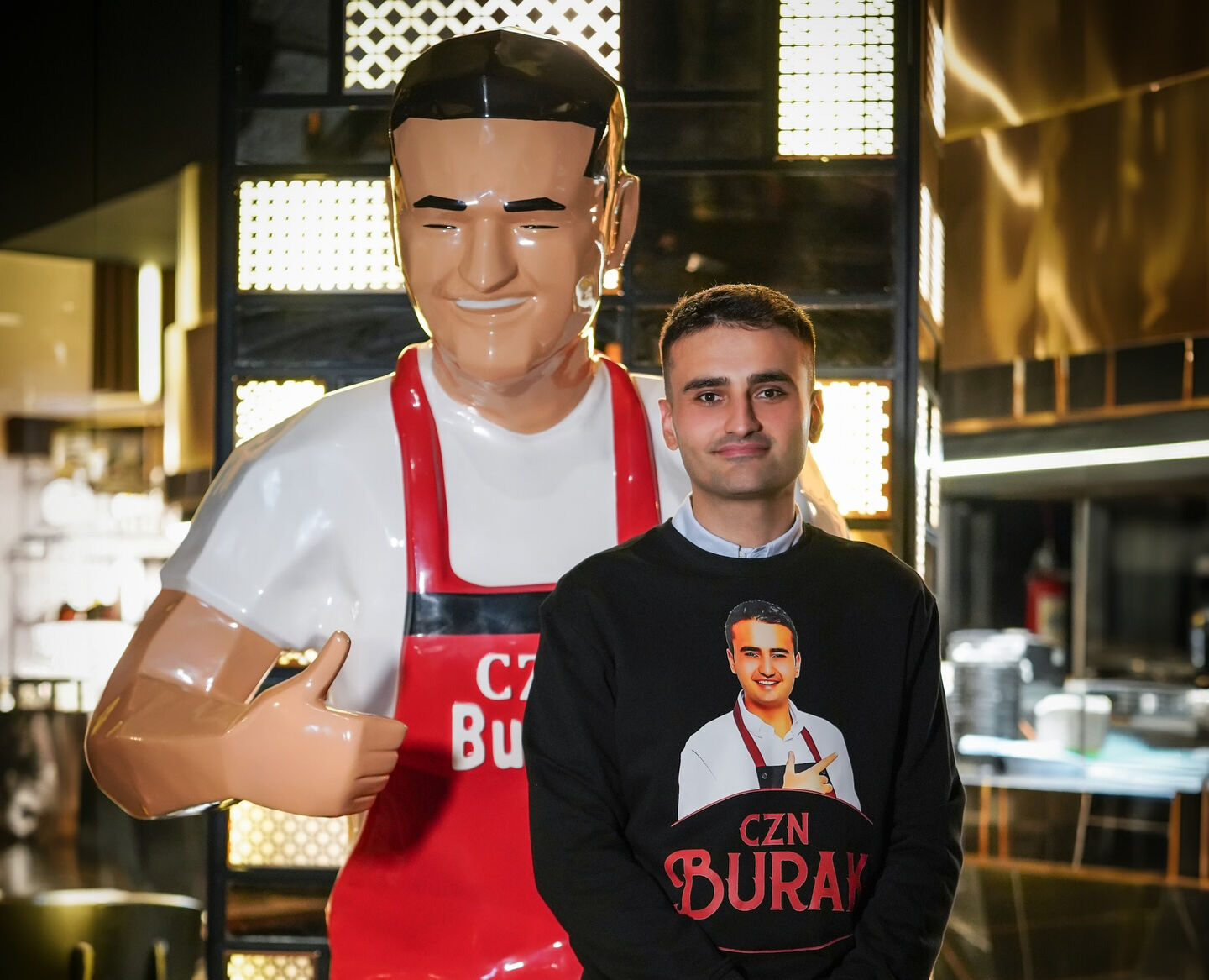 52 kiloyu meğer hastalıktan vermiş! CZN Burak, nasıl zayıfladığını anlattı 52 kiloyu meğer hastalıktan vermiş! CZN Burak, nasıl zayıfladığını anlattı - 3. Resim