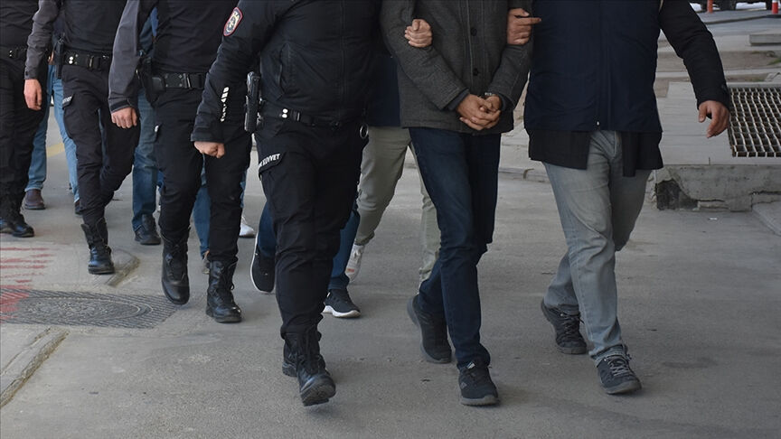 Bingöl'de zehir tacirlerine baskın! 11 kişi gözaltına alındı - 1. Resim