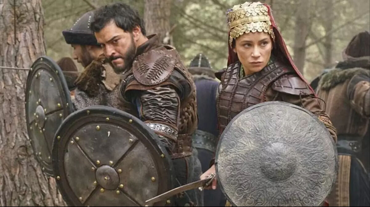 Buse Arslan ve Çağrı Şensoy çiftinin bebeklerinin cinsiyeti belli oldu - 2. Resim