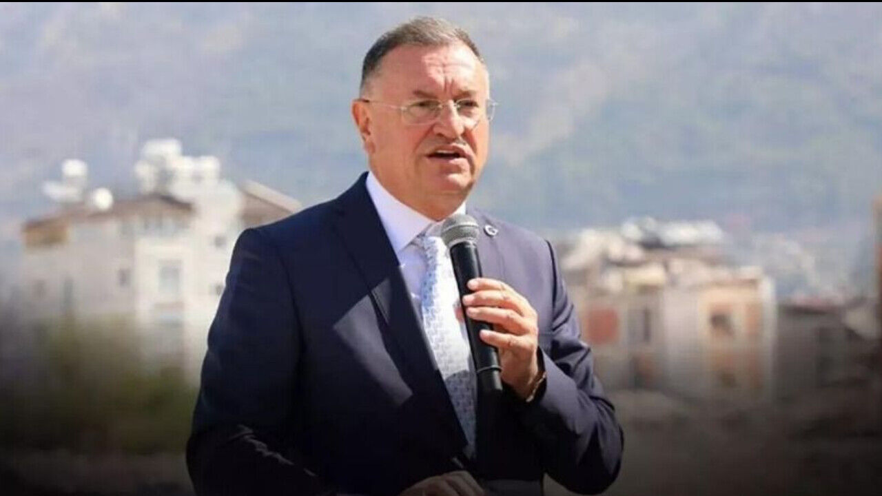 İhraç talebiyle disipline sevk! CHP'li eski Hatay Belediye Başkanı Lütfü Savaş kimdir? İhraç talebiyle disipline sevk! CHP'li eski Hatay Belediye Başkanı Lütfü Savaş kimdir? - 1. Resim