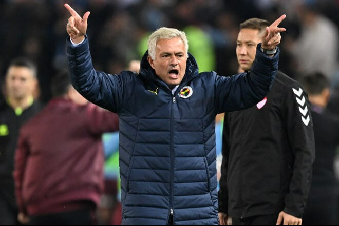 Jose Mourinho'nun derbi isyanı sürüyor! Instagram'dan o anları paylaştı - 2. Resim