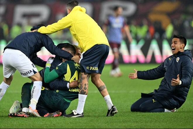 Jose Mourinho'nun gol sevinci Avrupa'da manşetlerde!  Jose Mourinho'nun gol sevinci Avrupa'da manşetlerde!