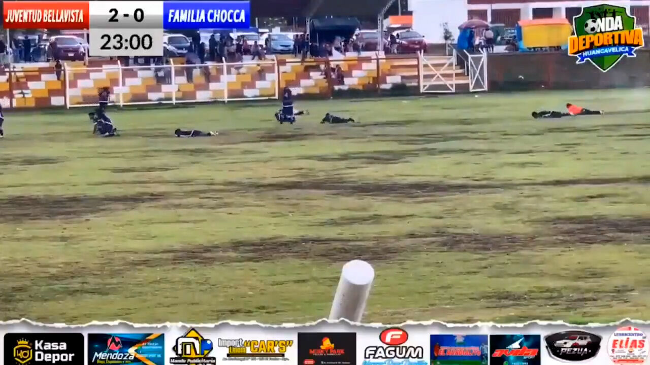 Maç esnasında sahaya yıldırım düştü! Ölü ve yaralılar var Maç esnasında sahaya yıldırım düştü! Ölü ve yaralılar var - 2. Resim