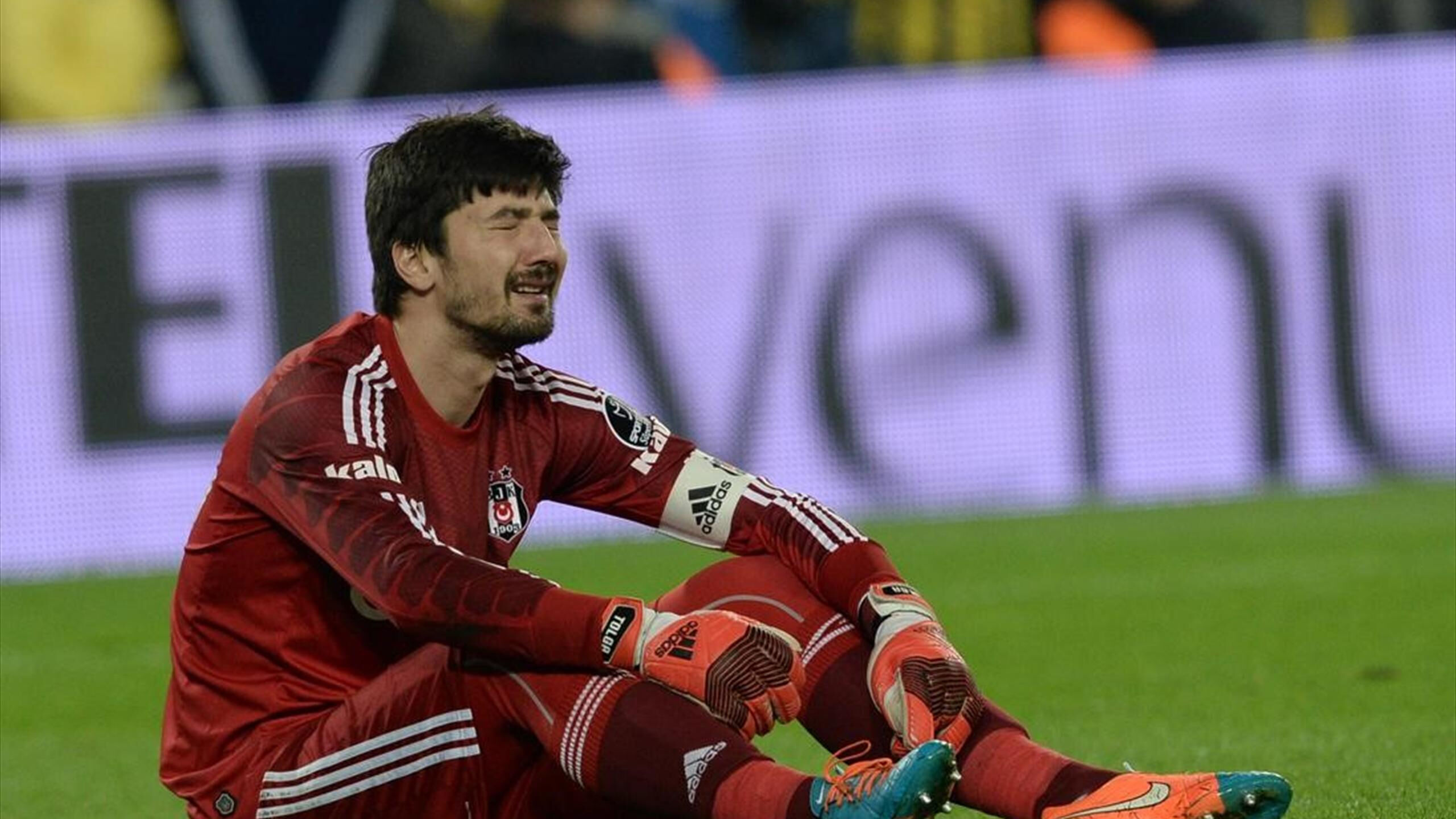 Tolga Zengin yayına neden çıkmadı? Yayıncı kuruluşta hakemi eleştirdi  - 3. Resim