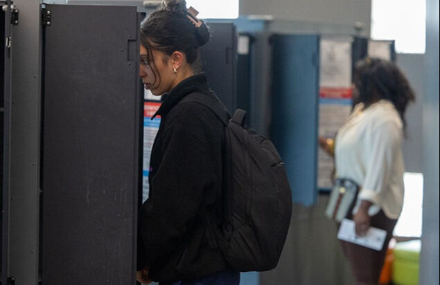 Trump ve Kamala Harris arasındaki başkanlık seçiminde kritik süreç! Ünlü isimler adayları için sahada Trump ve Kamala Harris arasındaki başkanlık seçiminde kritik süreç! Ünlü isimler adayları için sahada - 2. Resim