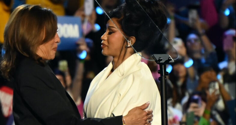 Trump ve Kamala Harris arasındaki başkanlık seçiminde kritik süreç! Ünlü isimler adayları için sahada Trump ve Kamala Harris arasındaki başkanlık seçiminde kritik süreç! Ünlü isimler adayları için sahada - 7. Resim