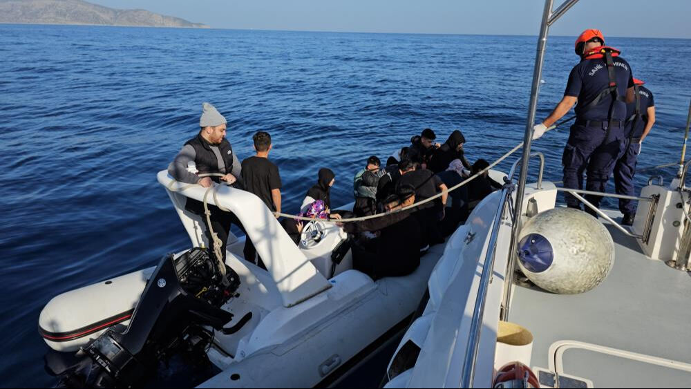 Yunanistan'ın ölüme ittiği düzensiz göçmenleri Türkiye kurtardı Yunanistan'ın ölüme ittiği düzensiz göçmenleri Türkiye kurtardı - 2. Resim