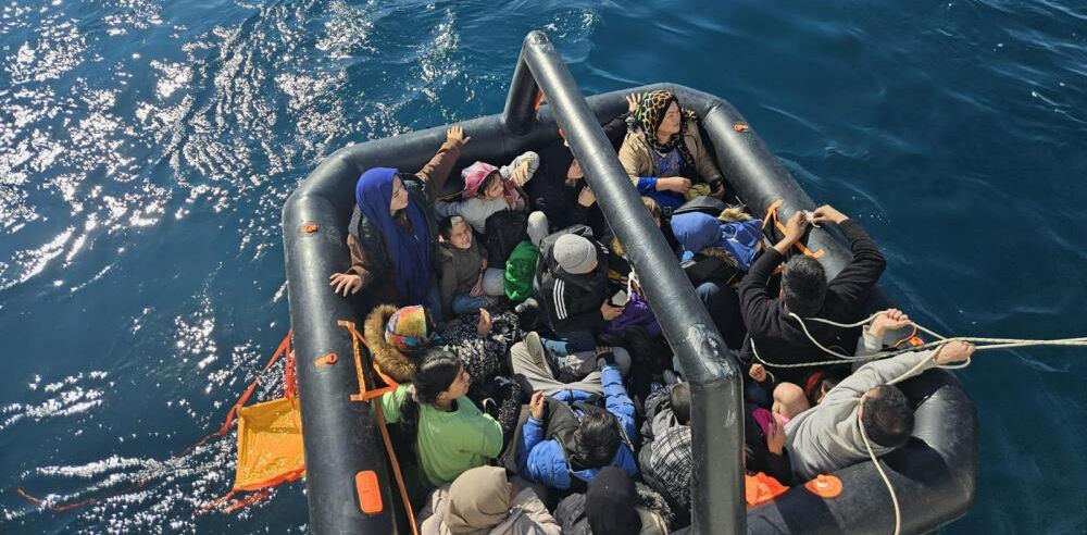 Yunanistan'ın ölüme ittiği düzensiz göçmenleri Türkiye kurtardı Yunanistan'ın ölüme ittiği düzensiz göçmenleri Türkiye kurtardı - 1. Resim