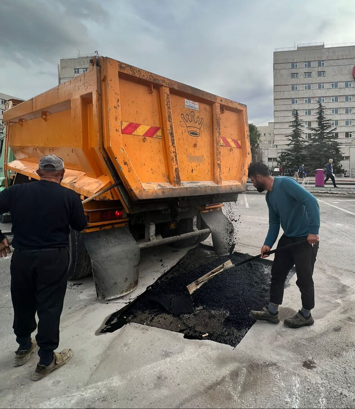 ABD’de trajik ölüm! Sıcak asfaltın altında kaldı - 2. Resim