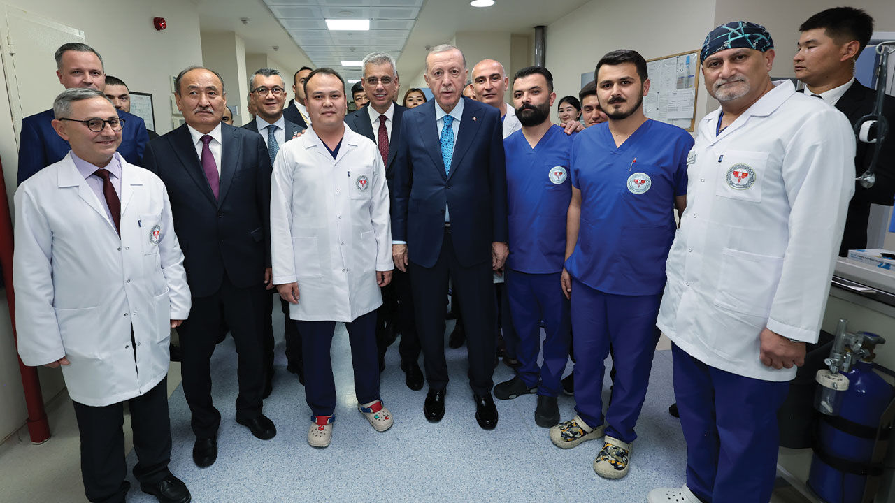 Cumhurbaşkanı Erdoğan, Kırgız-Türk Dostluk Devlet Hastanesi'nin açılışını gerçekleştirdi Cumhurbaşkanı Erdoğan, Kırgız-Türk Dostluk Devlet Hastanesi'nin açılışını gerçekleştirdi - 2. Resim
