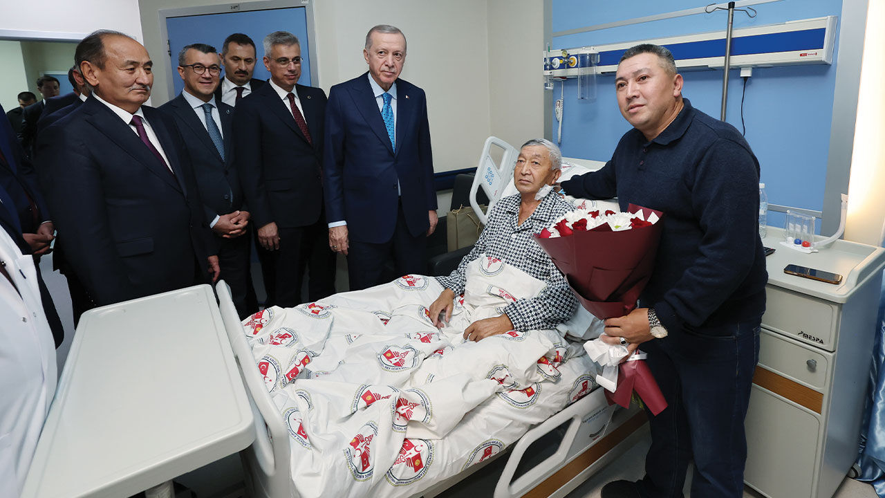 Cumhurbaşkanı Erdoğan, Kırgız-Türk Dostluk Devlet Hastanesi'nin açılışını gerçekleştirdi Cumhurbaşkanı Erdoğan, Kırgız-Türk Dostluk Devlet Hastanesi'nin açılışını gerçekleştirdi - 3. Resim