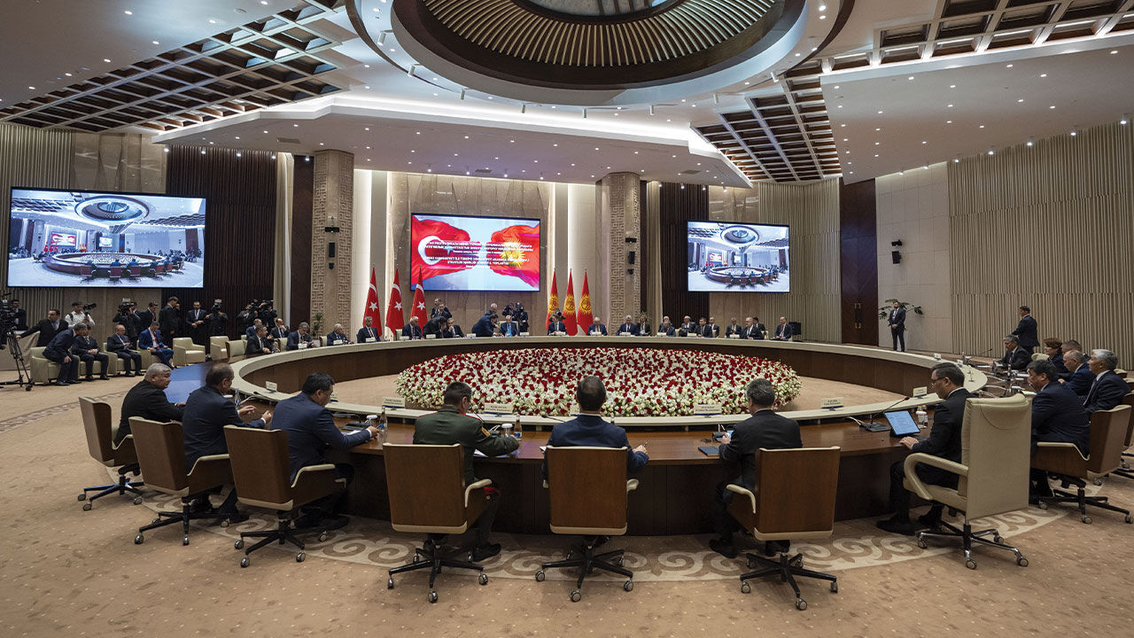 Cumhurbaşkanı Erdoğan'dan Kırgızistan'da İsrail mesajı: Küresel sistemi tehdit ediyor Cumhurbaşkanı Erdoğan'dan Kırgızistan'da İsrail mesajı: Küresel sistemi tehdit ediyor - 3. Resim