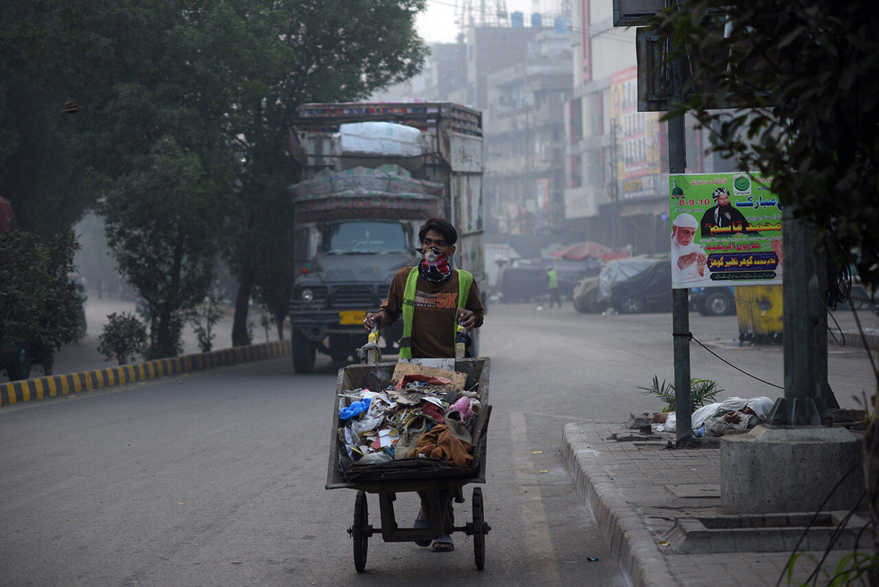 Eğitime 1 hafta ara verildi! Pakistan Lahor'da hava kirliliği en yüksek seviyeye ulaştı - 7. Resim