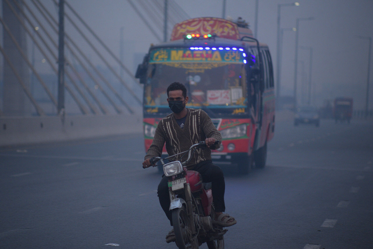 Eğitime 1 hafta ara verildi! Pakistan Lahor'da hava kirliliği en yüksek seviyeye ulaştı - 5. Resim
