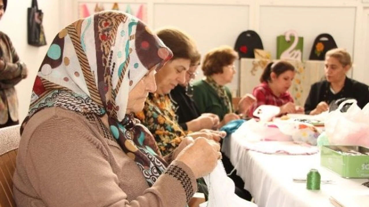 Emeklilik yaşı 72 mi olacak? TÜİK doğuşta beklenen yaşam süresini 77,3 yıl olarak açıkladı - 3. Resim