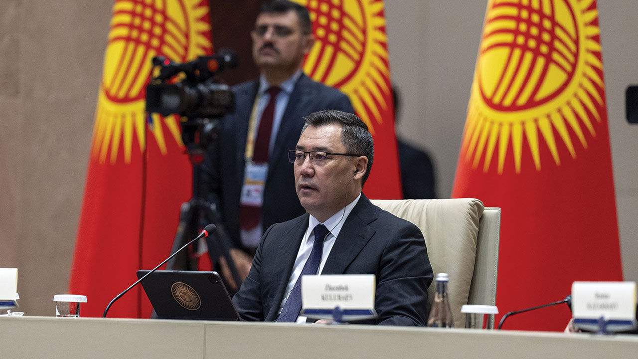 Kırgızistan'da Cumhurbaşkanı Erdoğan'a ülkenin en üst ödülü takdim edildi - 2. Resim