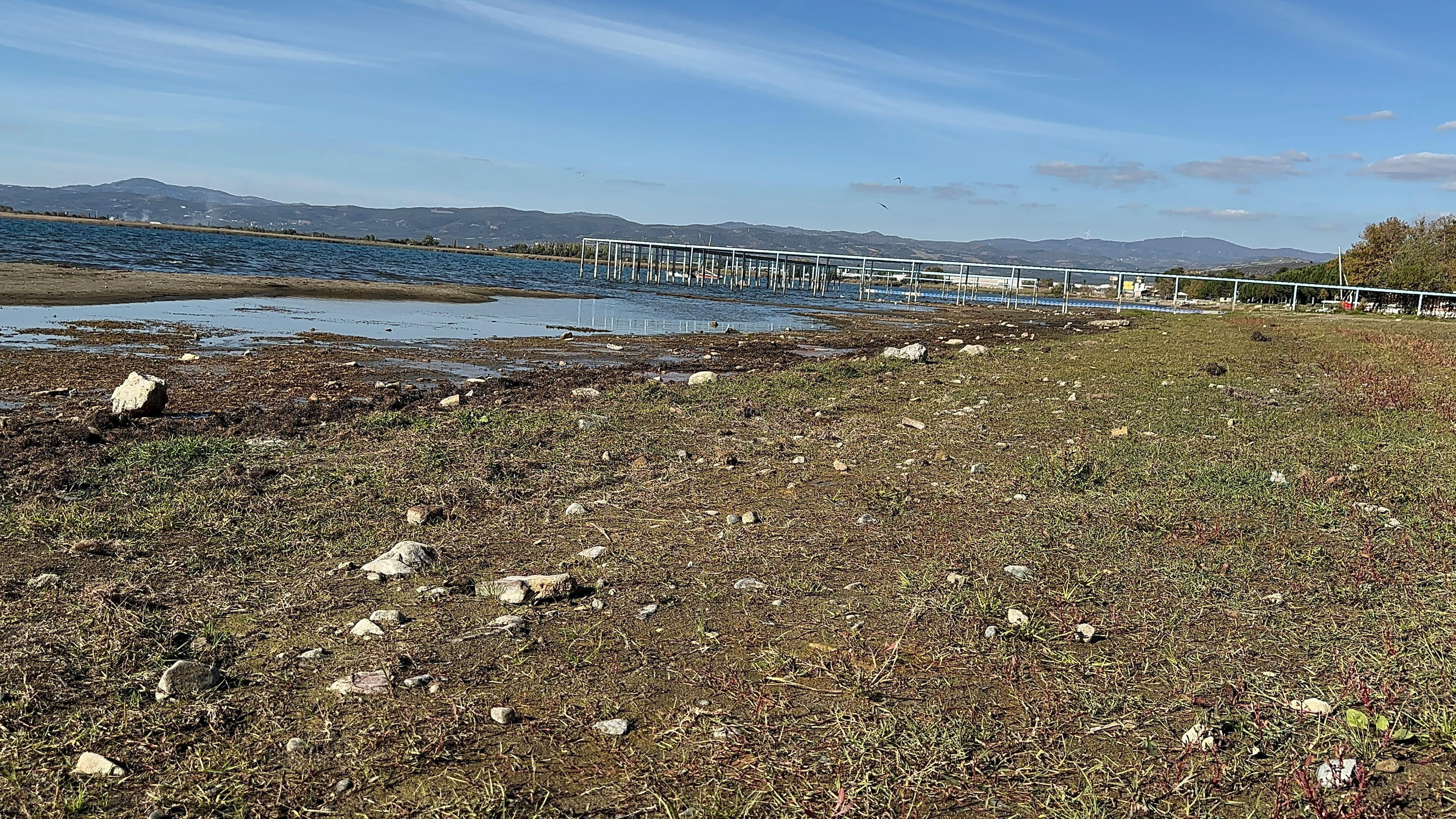 Marmara'nın göbeğinde ağlatan görüntüler! En büyük iskele karaya oturdu - 1. Resim