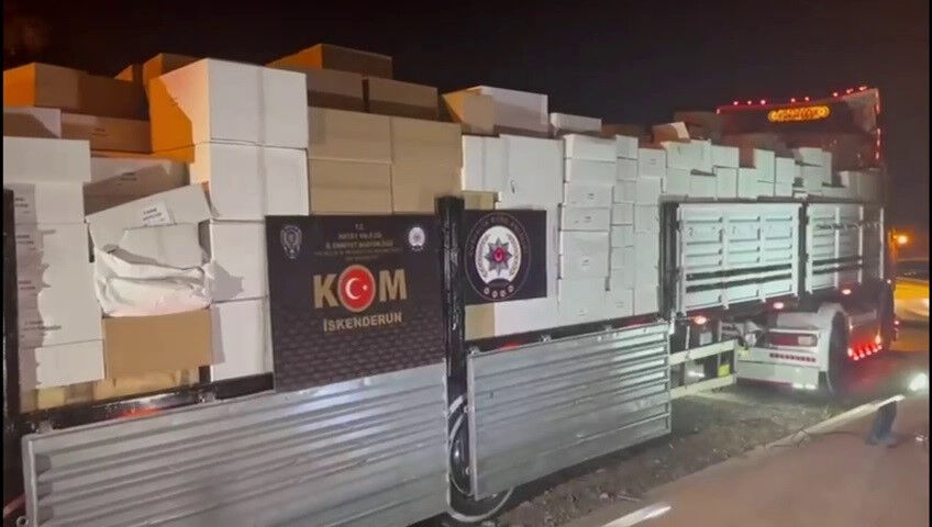 Sigortasız 43 işçi çalıştırıyorlar! Markaları taklit ederek 52 milyon TL vurgun planlayan şebekeye baskın - 1. Resim