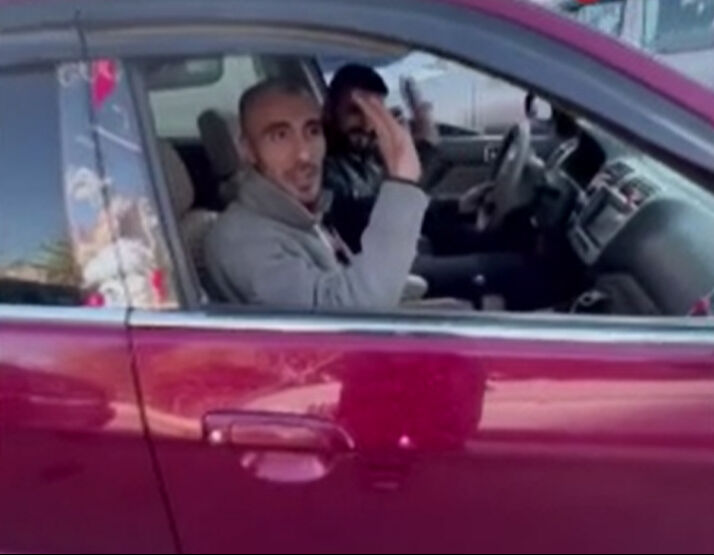 Siirt'ten İstanbul'a araba almak için gelmişti! Yeni otomobilinin gazına bastığın an kaza yaptı Siirt'ten İstanbul'a araba almak için gelmişti! Yeni otomobilinin gazına bastığın an kaza yaptı - 2. Resim