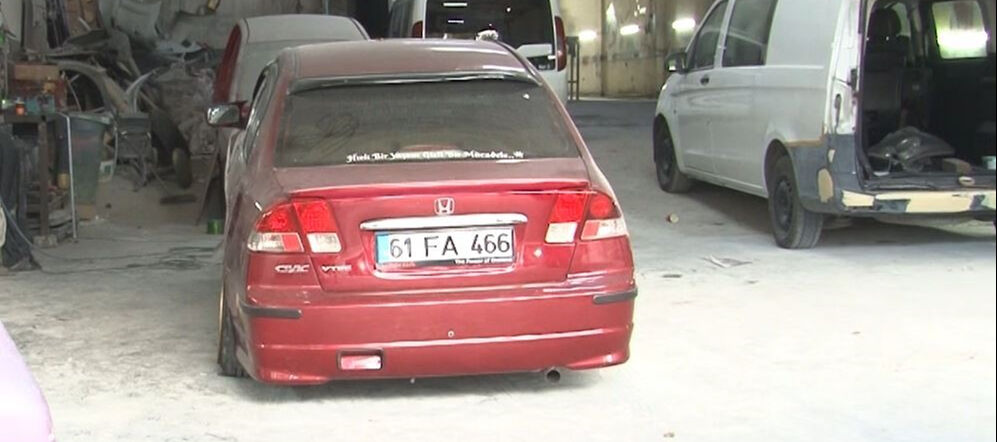 Siirt'ten İstanbul'a araba almak için gelmişti! Yeni otomobilinin gazına bastığın an kaza yaptı Siirt'ten İstanbul'a araba almak için gelmişti! Yeni otomobilinin gazına bastığın an kaza yaptı - 1. Resim