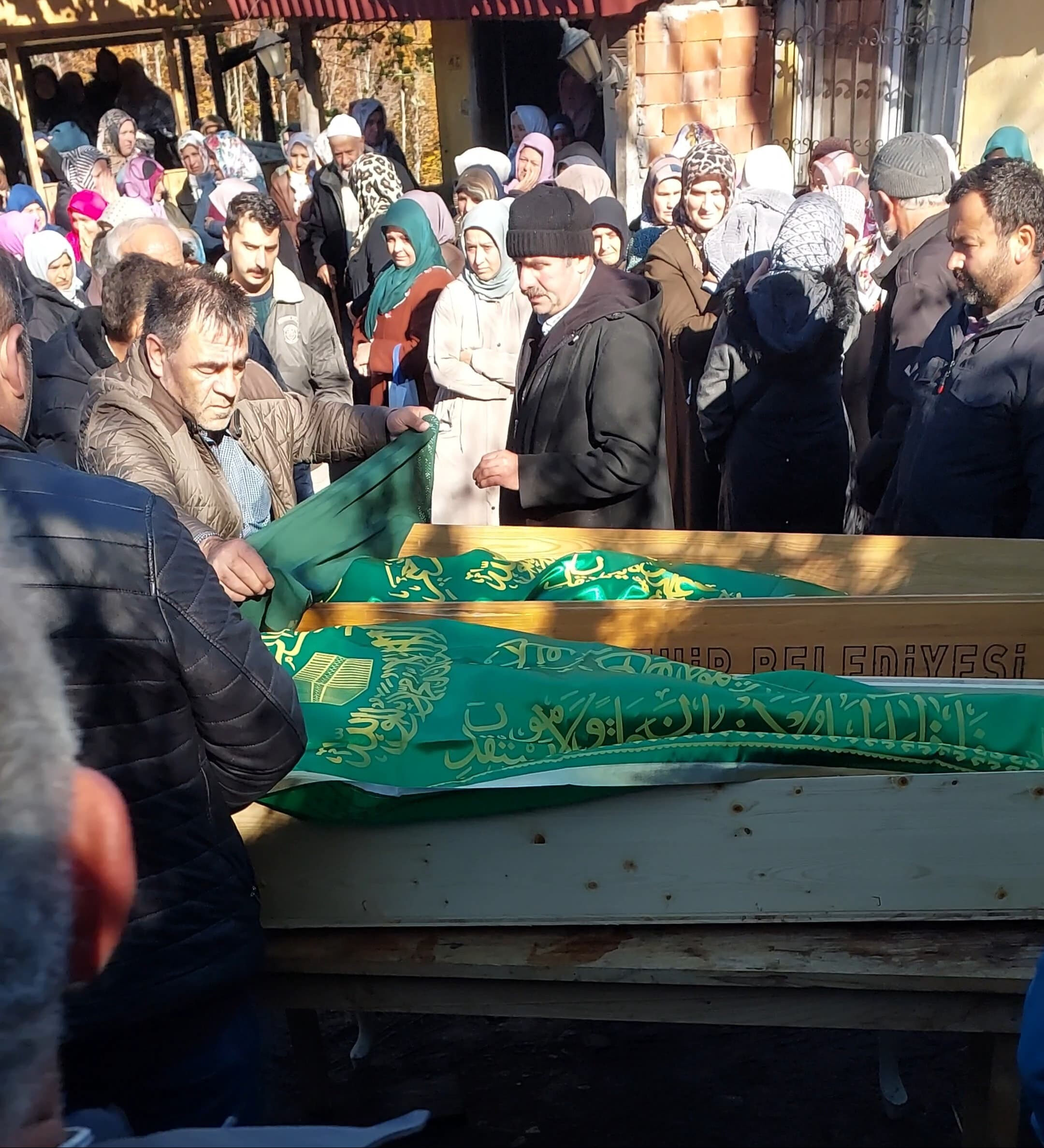 74 yıldır evlilerdi: Veli ve Ayşe çiftini ölüm bile ayıramadı... - 2. Resim